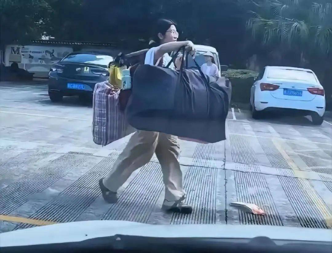 皇冠信用网结算日是哪天_扁担女孩高考成绩出炉皇冠信用网结算日是哪天,班主任:班级高考成绩好于预期