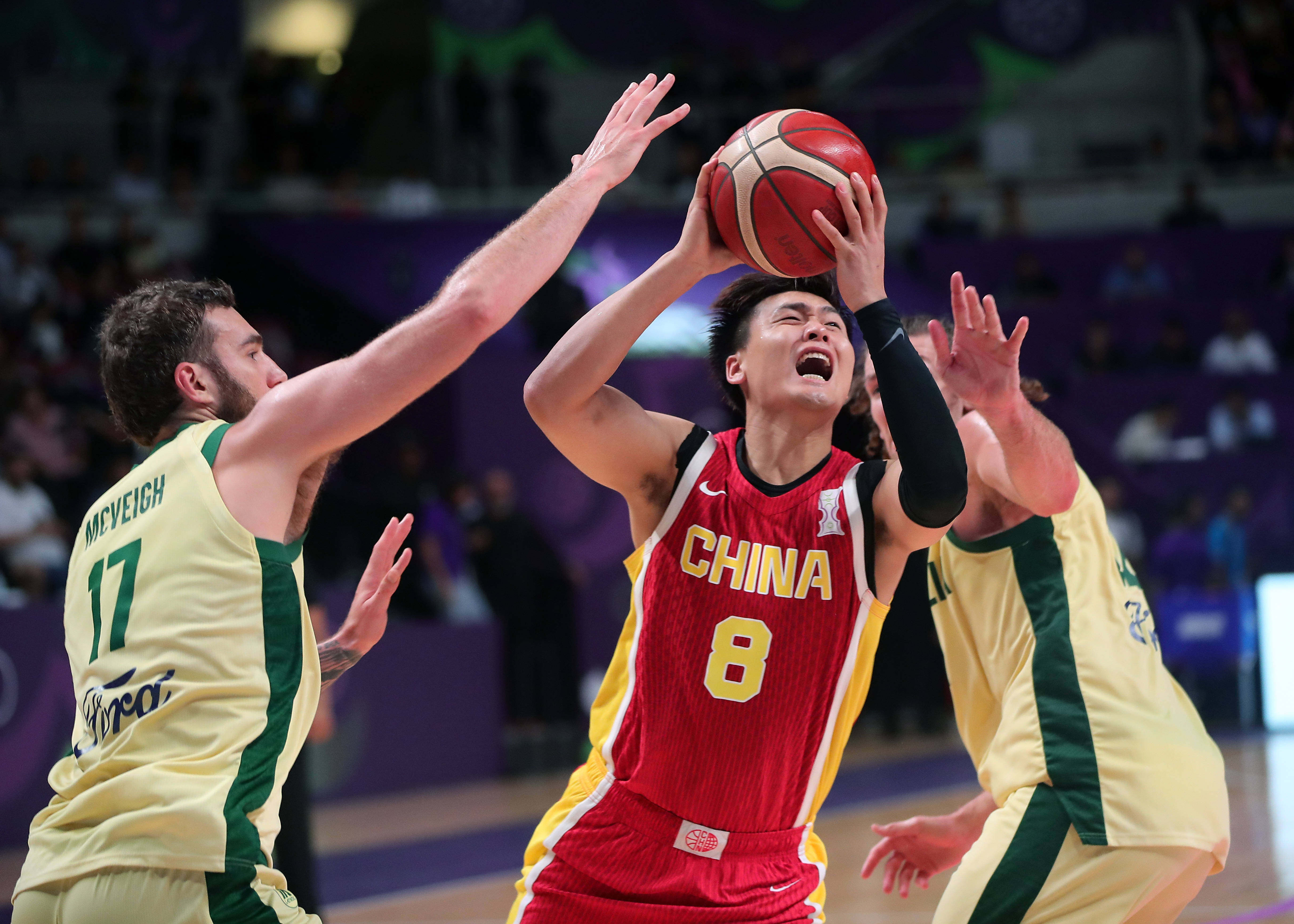 法尔肯贝里vs桑德维肯斯
_重磅法尔肯贝里vs桑德维肯斯
！北京首钢希望在注册截止日前交易得到赵睿