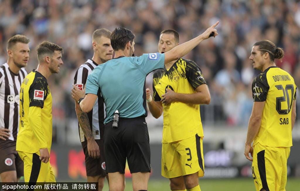 皇冠皇冠足球平台_那不勒斯首发：德布劳内、麦克托米奈领衔皇冠皇冠足球平台，霍伊伦、吉尔莫出战！战术深度解析与球员故事背后的秘密