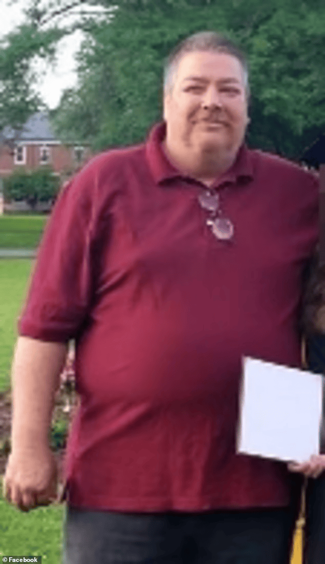 皇冠信用网开户_美国12岁女孩遭养父性侵7年皇冠信用网开户，怀孕生子，养母装不知道