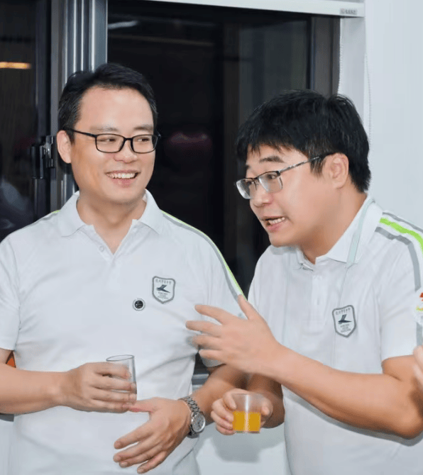 nba季后赛2025时间_那个让老师骄傲的“调皮”班级！30年同学聚会nba季后赛2025时间，还伴有一封来自贵州的感谢信