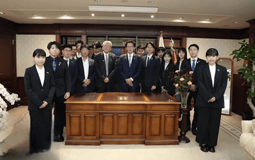 皇冠信用网怎么代理
_与高市早苗办公桌合影皇冠信用网怎么代理
,台政客被群嘲