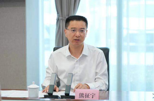 世界杯皇冠代理平台
_熊征宇履新武汉市委副书记、市政府党组书记