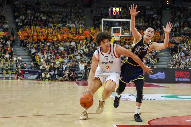 皇冠登一登二登三区别_再胜广东队皇冠登一登二登三区别，上海大鲨鱼以胜利完成常规赛第一阶段